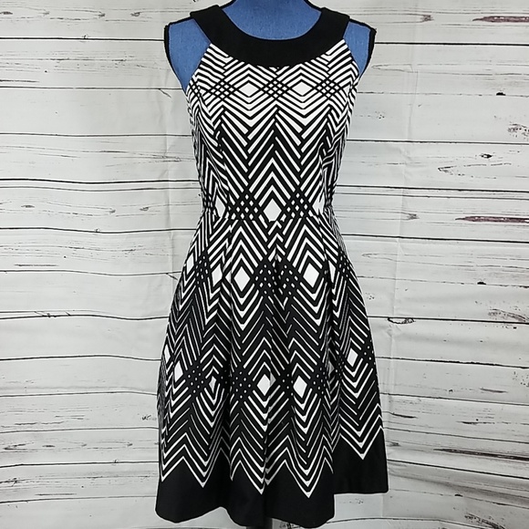 Stunning Black & White Full Skirt WHBM Dress - Picture 1 of 7